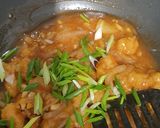 Foto langkah ke 7 dari resep 62. Ayam pedhas asam manis.