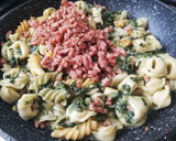 Foto del paso 1 de la receta: Pasta con espinacas y carne picada