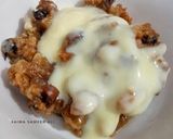 A picture of step 5 of Apple crumble with custard.