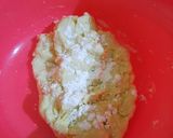 Foto langkah ke 2 dari resep Homemade Dumpling Wrappers.