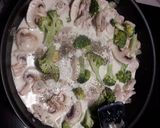 Foto langkah ke 3 dari resep Chicken pie enak.