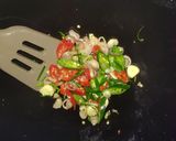 Foto langkah ke 3 dari resep Oseng Tempe Kecap Daun Jeruk.