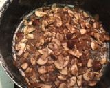Foto del paso 2 de la receta: Solomillo de Ternera al Pedro Ximénez con champis y Piñones