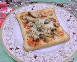 A picture of step 3 of Chicken bread pizza.