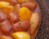 Foto del paso 8 de la receta: Cazuela mar y montaña de butifarra, calamar y patatas