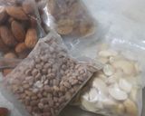 A picture of step 1 of Gond barfi or khakra chatpata.