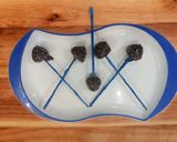 चॉकलेट केक पॉप्स (Chocolate cake pops recipe in Hindi) रेसिपी चरण 3 फोटो