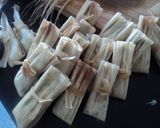 Foto del paso 5 de la receta: Tamales para bocadillo en miniatura de espinacas, chile, hongos, hierbas y cebolla. Las Correa