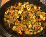 Une image de l'étape 16 de Aubergines, carottes et ciboules au lard et curry.