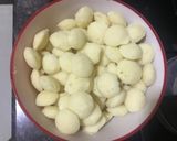 A picture of step 2 of Instant Fried mini idli.