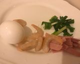 A picture of step 1 of Prawns Egg Rice Noodles.