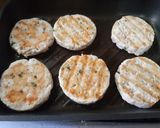 Foto del paso 2 de la receta: Hamburguesas de pollo 🍔