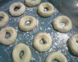 Foto langkah ke 4 dari resep Donat praktis.