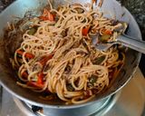 কলকাতা স্টাইলে চিকেন চাউমিন (kolkata style chicken chow mein recipe in bengali) রেসিপির ধাপ 7 ছবি