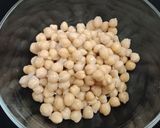 A picture of step 1 of Cholay chaat.