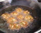 A picture of step 2 of Vegetable Manchurian.