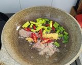 Foto langkah ke 1 dari resep Mie Goreng Ayam Baso.