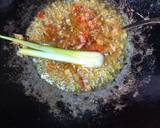 Foto langkah ke 3 dari resep Tuna ungkep bumbu tomat.