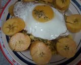 Foto del paso 3 de la receta: Arroz a la jardinera con huevo frito y bananas al microondas