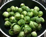 Foto del paso 3 de la receta: Repollitos de Bruselas con queso