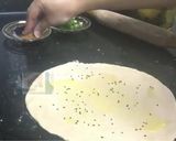 A picture of step 3 of Pyaz kalonji paratha.