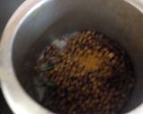 A picture of step 2 of Black gram stew.