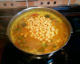 Foto del paso 3 de la receta Curry madrás de pollo, verduras y garbanzos