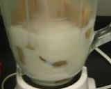 A picture of step 2 of Banana Shake.