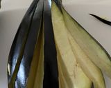 A picture of step 1 of Fried aubergine.