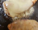 A picture of step 3 of My Sweet Chilli Chicken Burger. 💖.