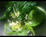 A picture of step 3 of Green and pink sauce backed pasta.