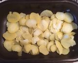 A picture of step 4 of Baked potatoes with tofu and thyme (pečené zemiaky s tofu a tymiánom).