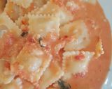 Foto del paso 5 de la receta: Ravioles con Salsa Rosa tuneada