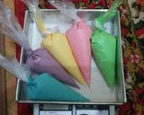 Foto langkah ke 5 dari resep Rainbow Roll / Bolu gulung pelangi.