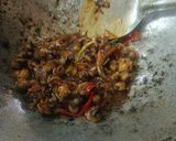 Gambar langkah 3 resipi 18:5:24 - Kerang goreng rencah tumbuk.