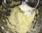 A picture of step 4 of Bee sting cake (German pastry).