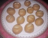 A picture of step 2 of Besan laddu.