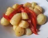 Foto del paso 3 de la receta Lubina a la plancha con patatas, guindilla y limón