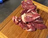 Une image de l'étape 1 de Agneau mariné sauce yaourt, prune, curry, gingembre et coriandre.