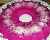 Foto langkah ke 7 dari resep Puding susu buah naga.