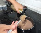 Foto langkah ke 4 dari resep Hot Choco Shot.