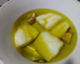 Foto del paso 1 de la receta Ensalada tibia de pimientos y bacalao confitado