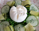 Foto del paso 9 de la receta: Ensalada de guisantes y burrata