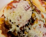 A picture of step 7 of Mini pizza.