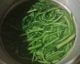 Foto langkah ke 1 dari resep Rujak Mie Kangkung Khas Betawi.