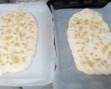 Foto del paso 6 de la receta: Coca de forner con piñones (sin gluten)