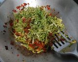 Foto langkah ke 3 dari resep Tumis bunga pepaya.