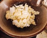 Foto langkah ke 3 dari resep Tumis Sawi Putih Tahu Tauge.