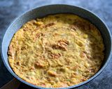 Gambar langkah 6 resipi Puding Pisang Roti Ban Manis Non-Stick Pan.
