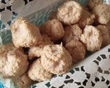 A picture of step 7 of Coconut Macaroon.